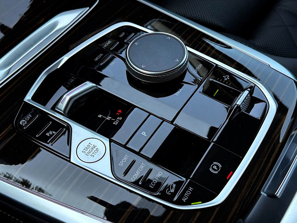 Thumbnail: 2026 BMW X7 - 29