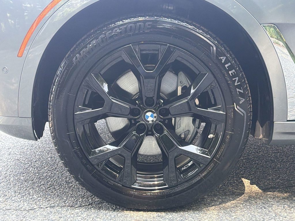 Thumbnail: 2026 BMW X7 - 8
