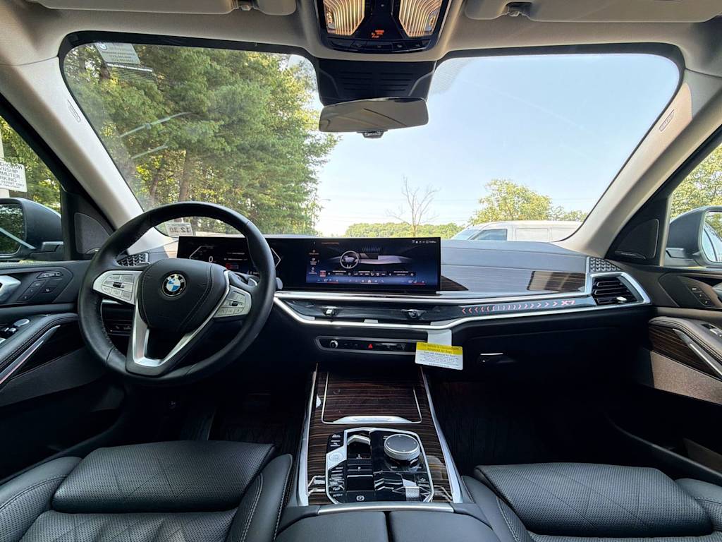 Thumbnail: 2026 BMW X7 - 2