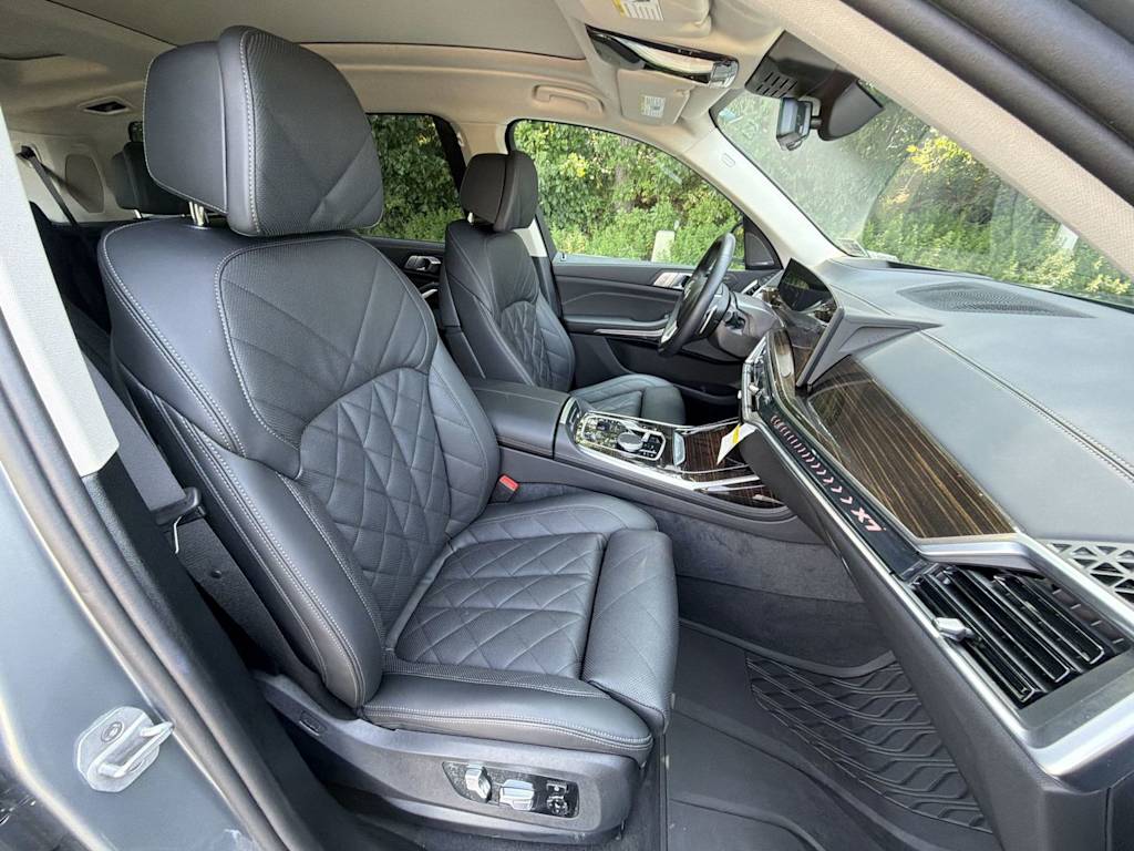 Thumbnail: 2026 BMW X7 - 28