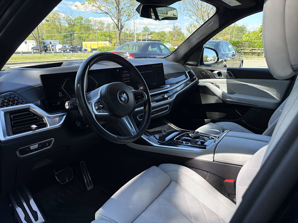 Thumbnail: 2023 BMW X7 - 2