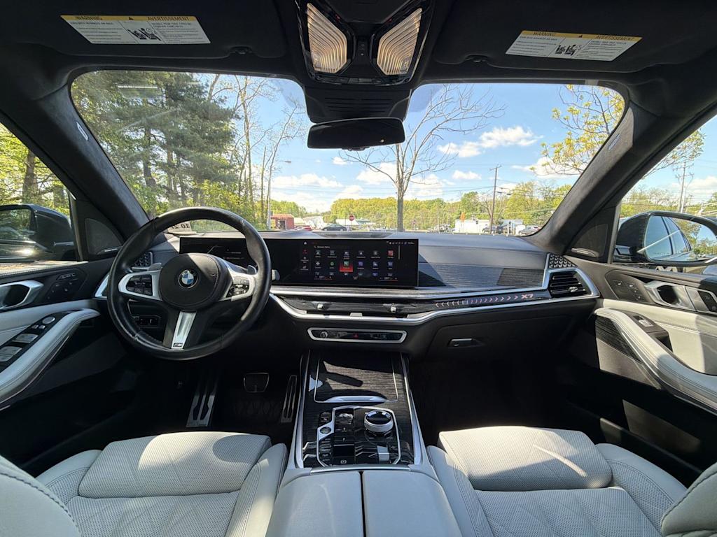 Thumbnail: 2023 BMW X7 - 10