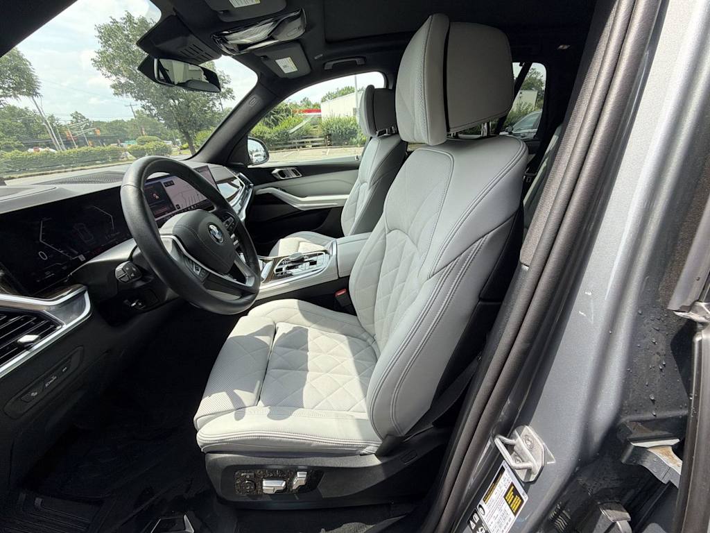 Thumbnail: 2026 BMW X5 - 11