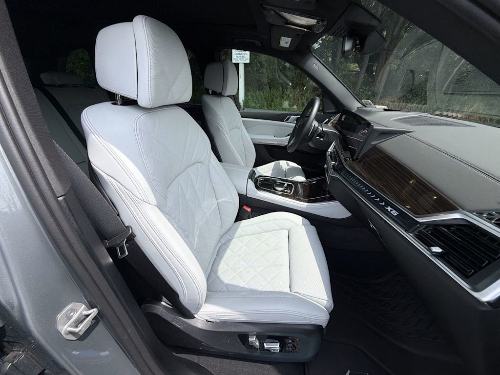 Thumbnail: 2026 BMW X5 - 12