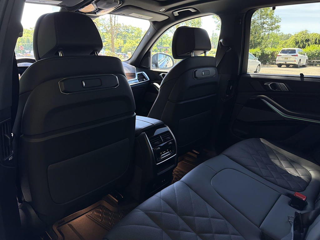 Thumbnail: 2026 BMW X5 - 13