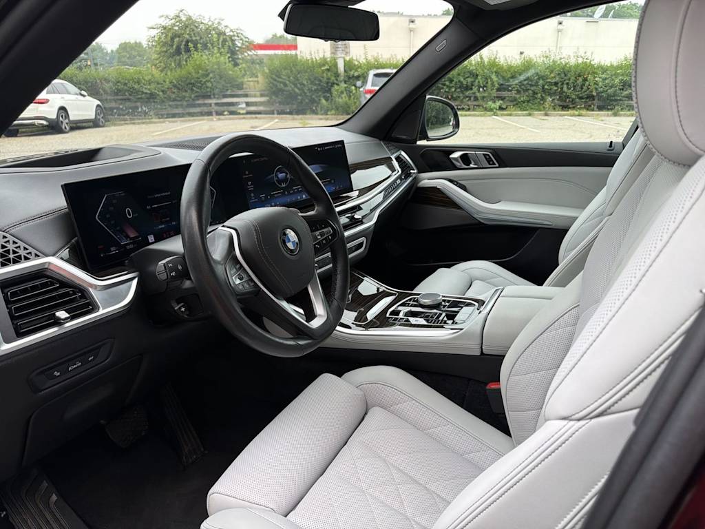 Thumbnail: 2024 BMW X5 - 11