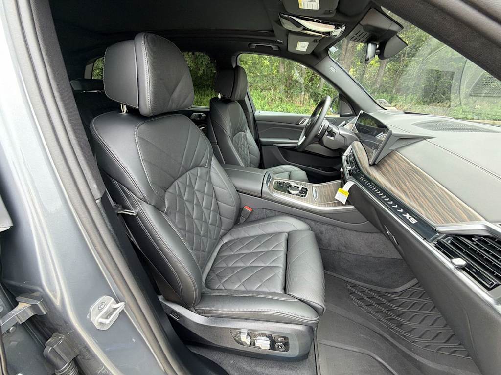 Thumbnail: 2026 BMW X5 - 12
