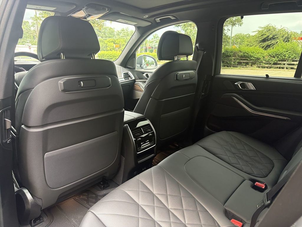 Thumbnail: 2026 BMW X5 - 13