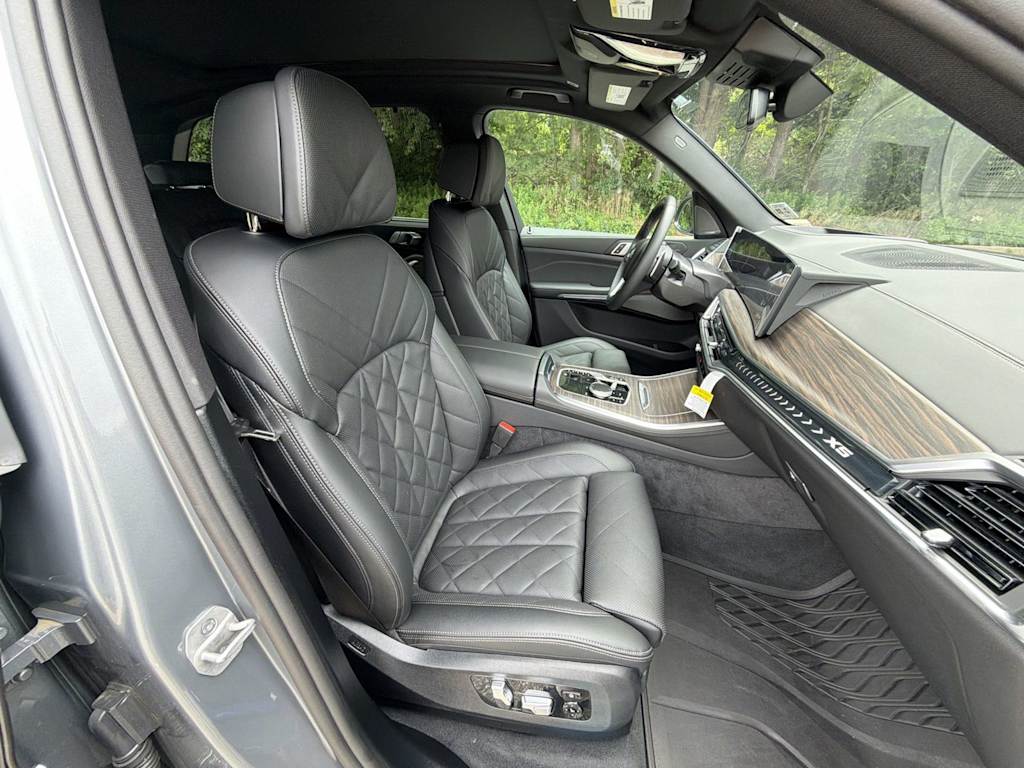 Thumbnail: 2026 BMW X5 - 12