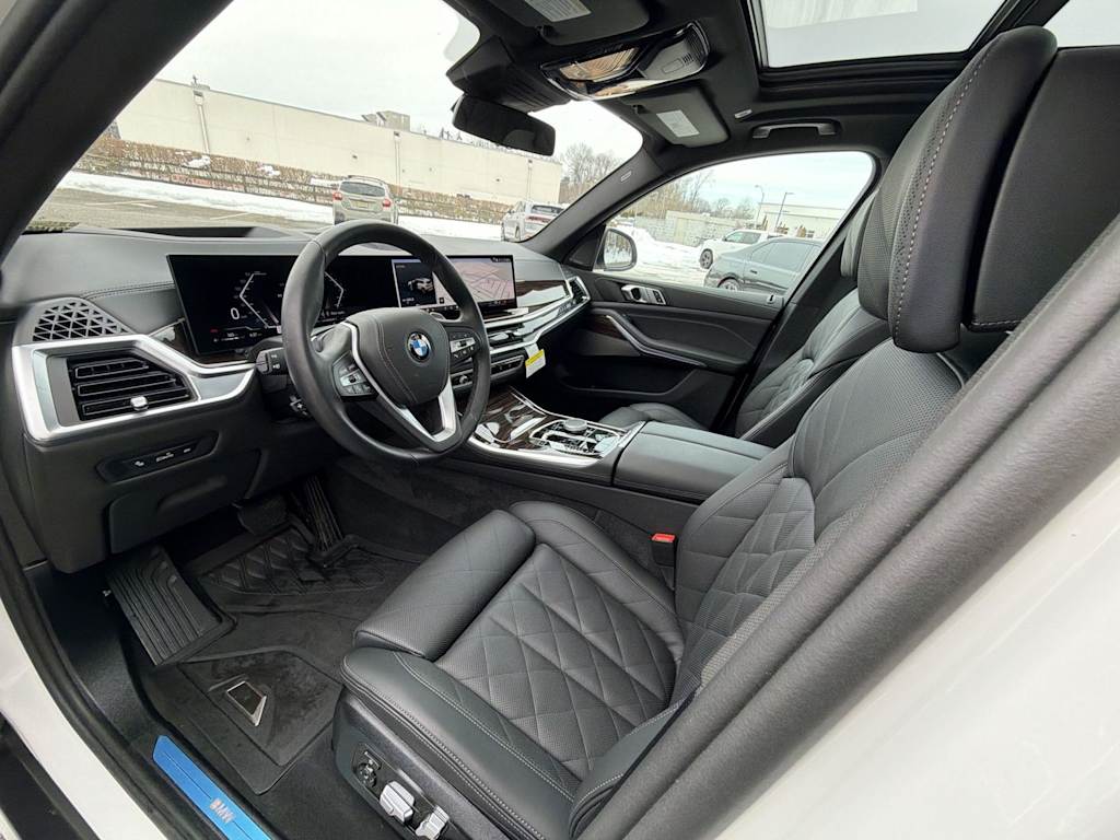 Thumbnail: 2026 BMW X5 - 11