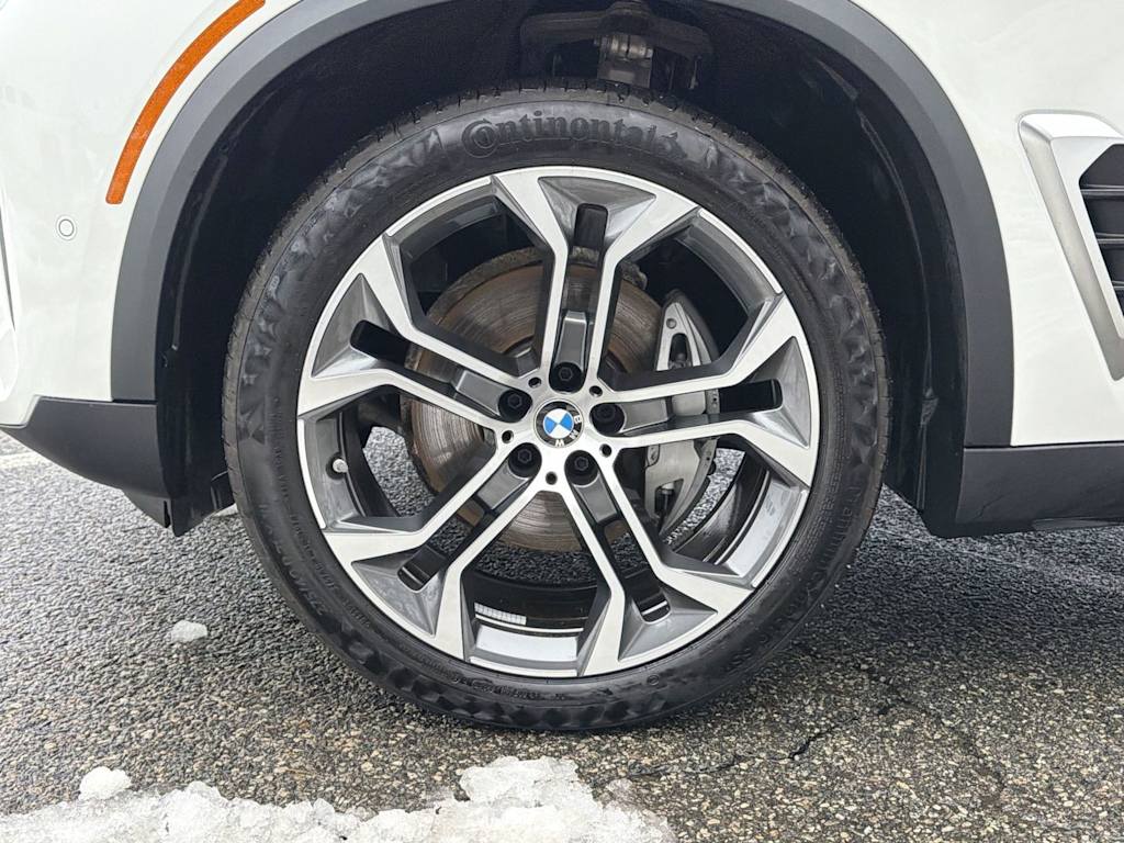 Thumbnail: 2026 BMW X5 - 8