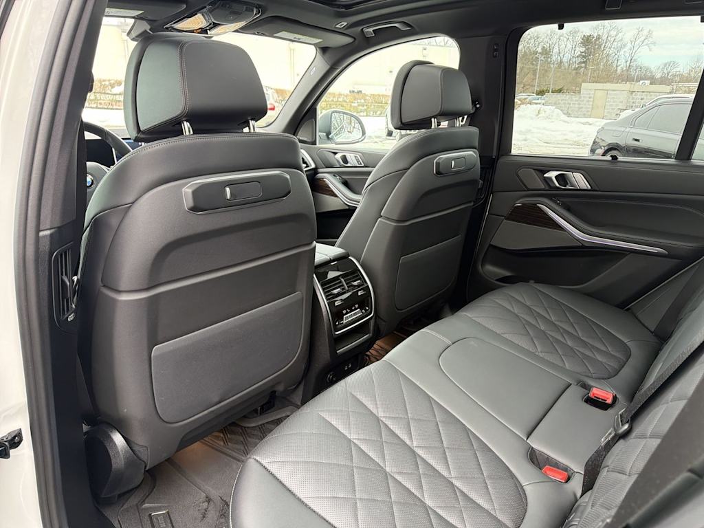 Thumbnail: 2026 BMW X5 - 13