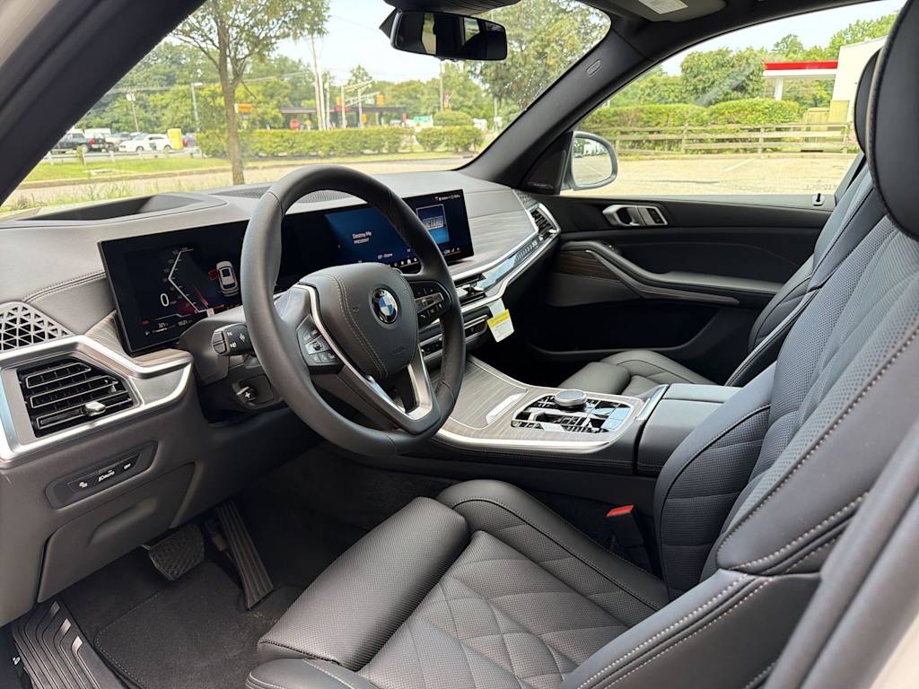 Thumbnail: 2026 BMW X5 - 11