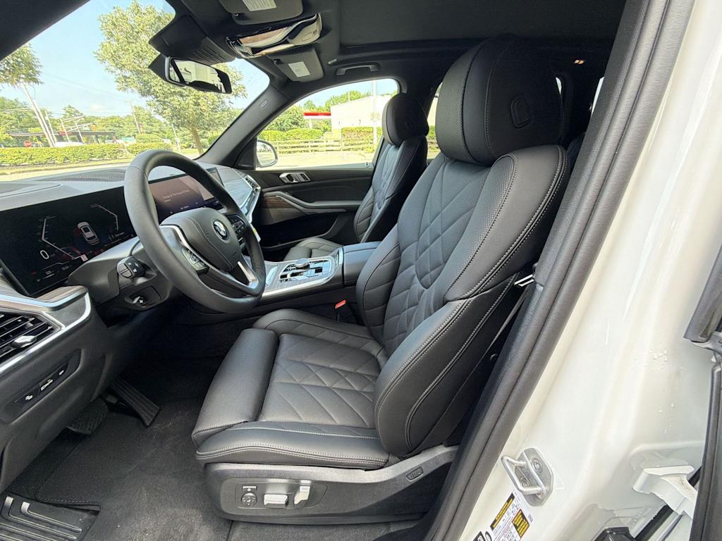 Thumbnail: 2026 BMW X5 - 12