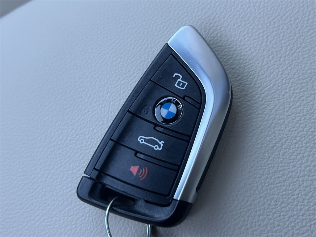 Thumbnail: 2023 BMW X4 - 17