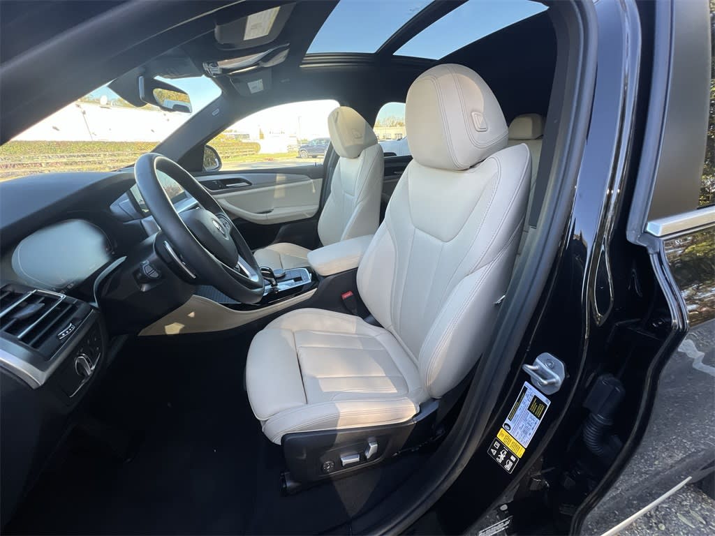 Thumbnail: 2023 BMW X4 - 11