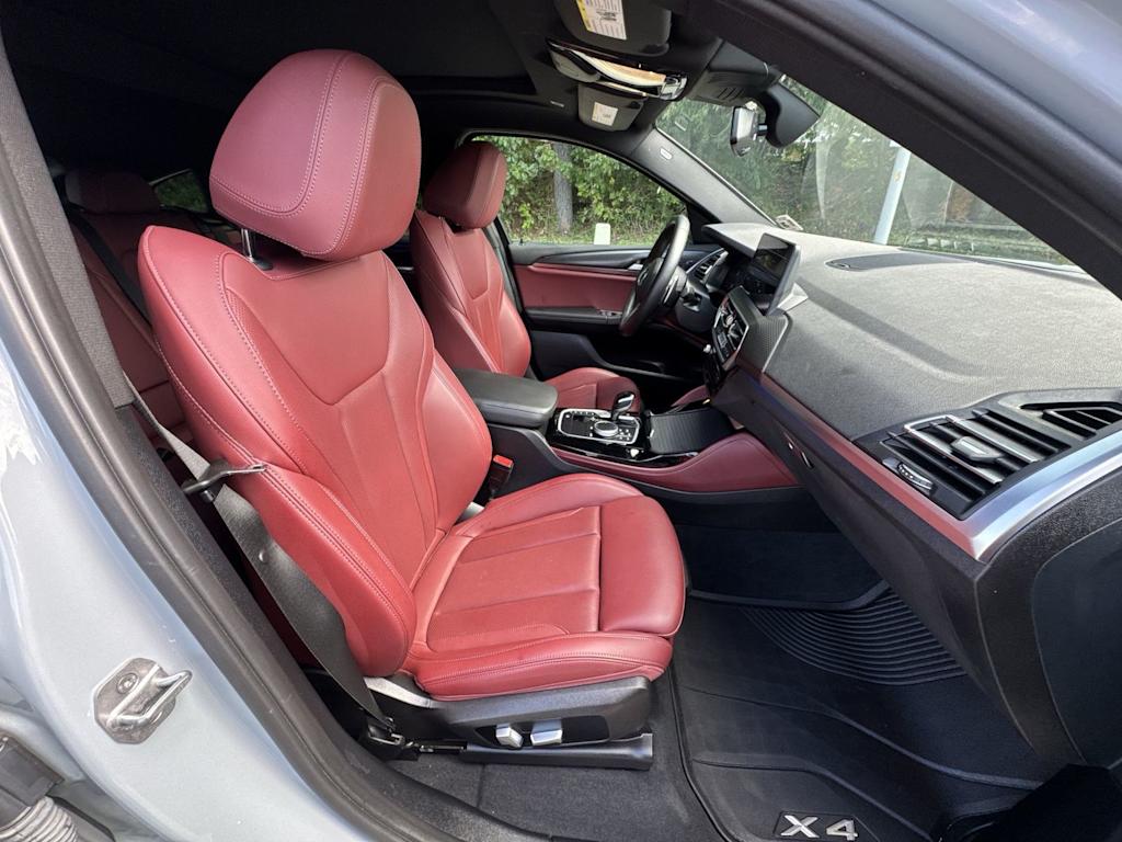 Thumbnail: 2023 BMW X4 - 11
