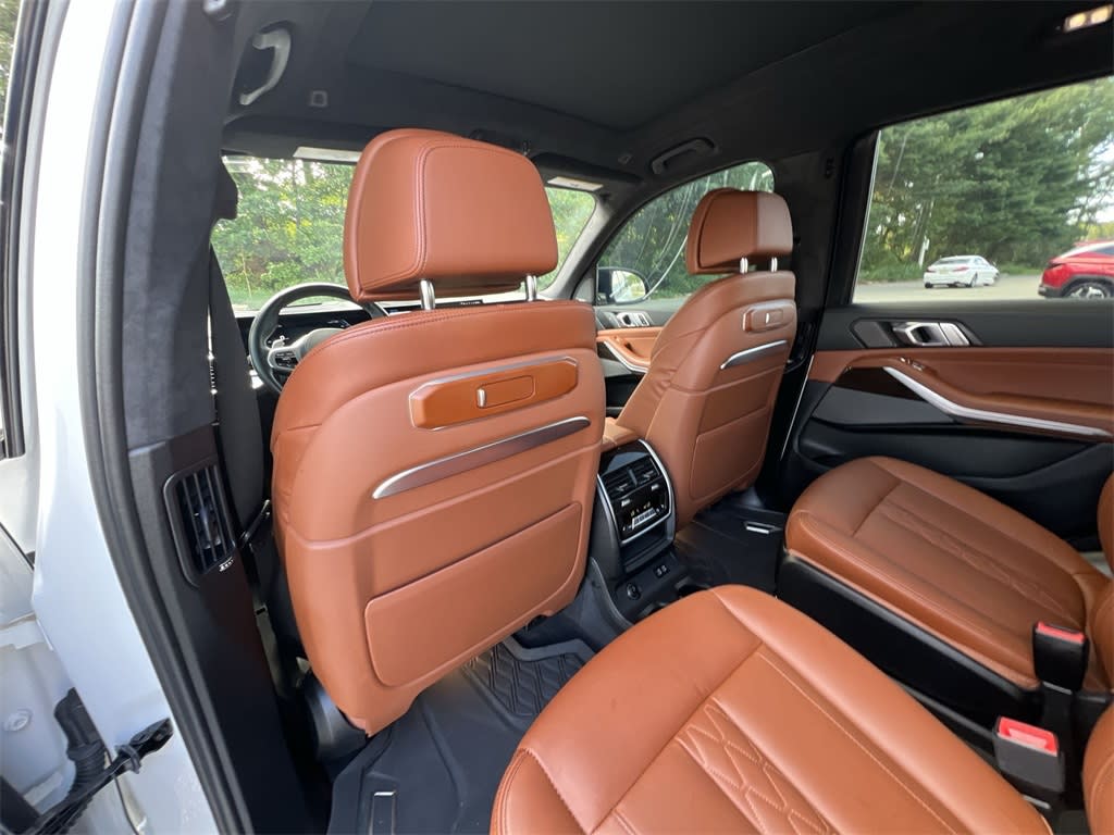 Thumbnail: 2024 BMW X7 - 13