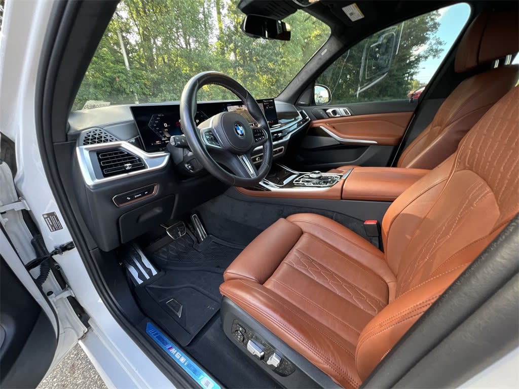 Thumbnail: 2024 BMW X7 - 11