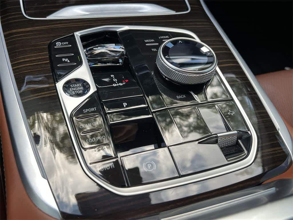 Thumbnail: 2024 BMW X7 - 15