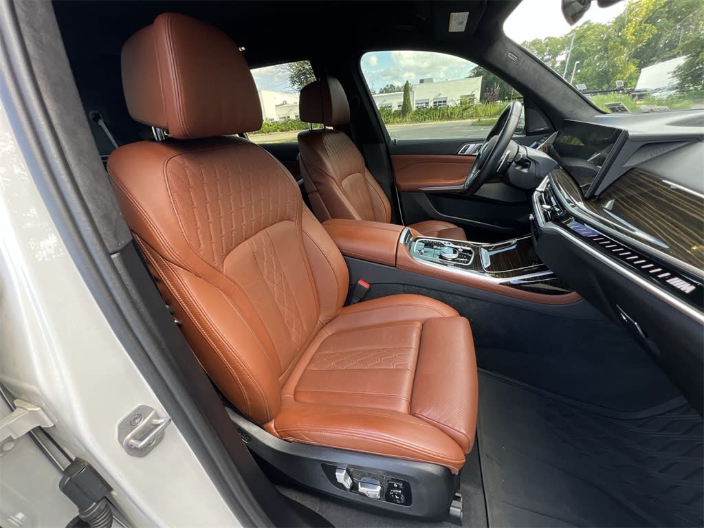 Thumbnail: 2024 BMW X7 - 29