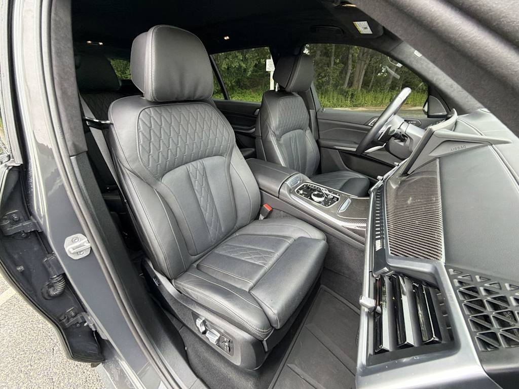 Thumbnail: 2025 BMW X7 - 12