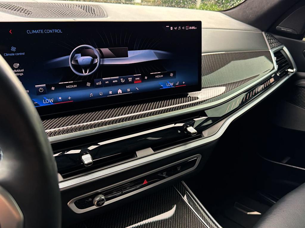 Thumbnail: 2025 BMW X7 - 15