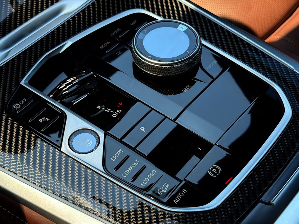 Thumbnail: 2025 BMW X5 - 25