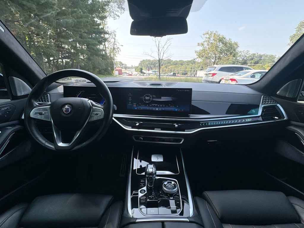 Thumbnail: 2025 BMW X7 - 2