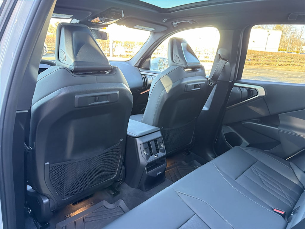 Thumbnail: 2025 BMW X3 - 13