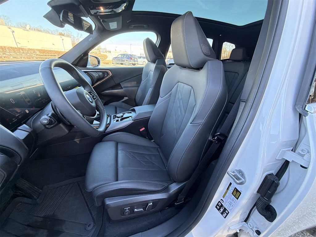 Thumbnail: 2025 BMW X3 - 11