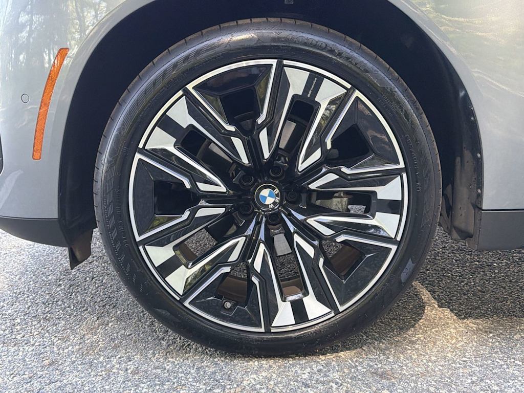 Thumbnail: 2025 BMW X3 - 8