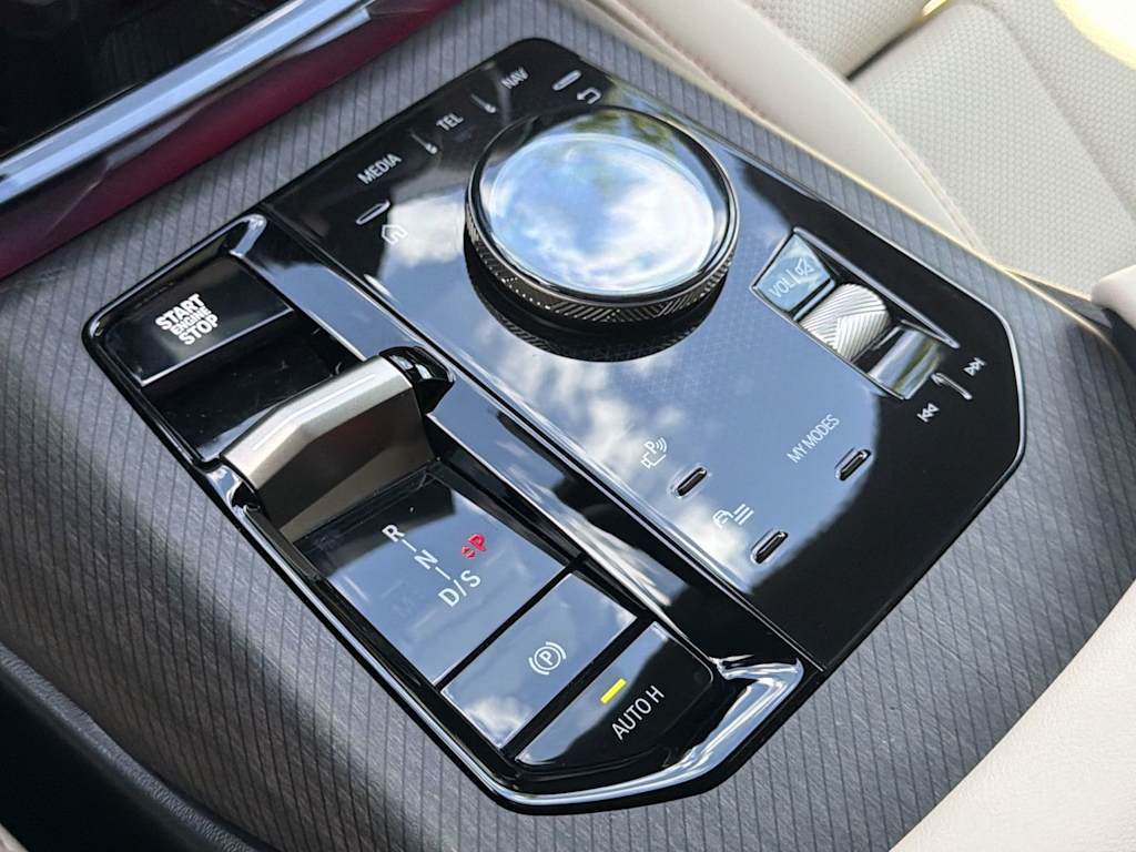 Thumbnail: 2025 BMW X3 - 16