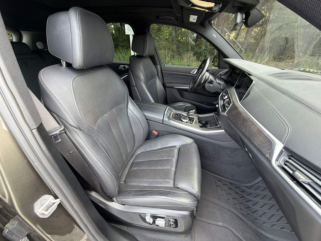 Thumbnail: 2022 BMW X5 - 12