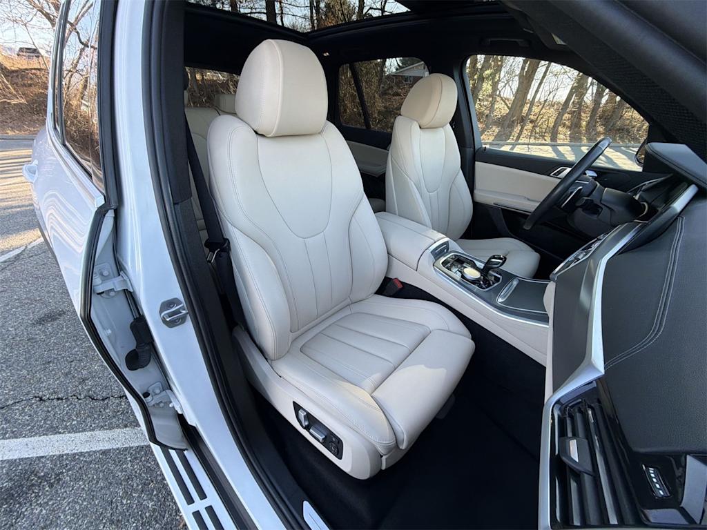 Thumbnail: 2022 BMW X5 - 29