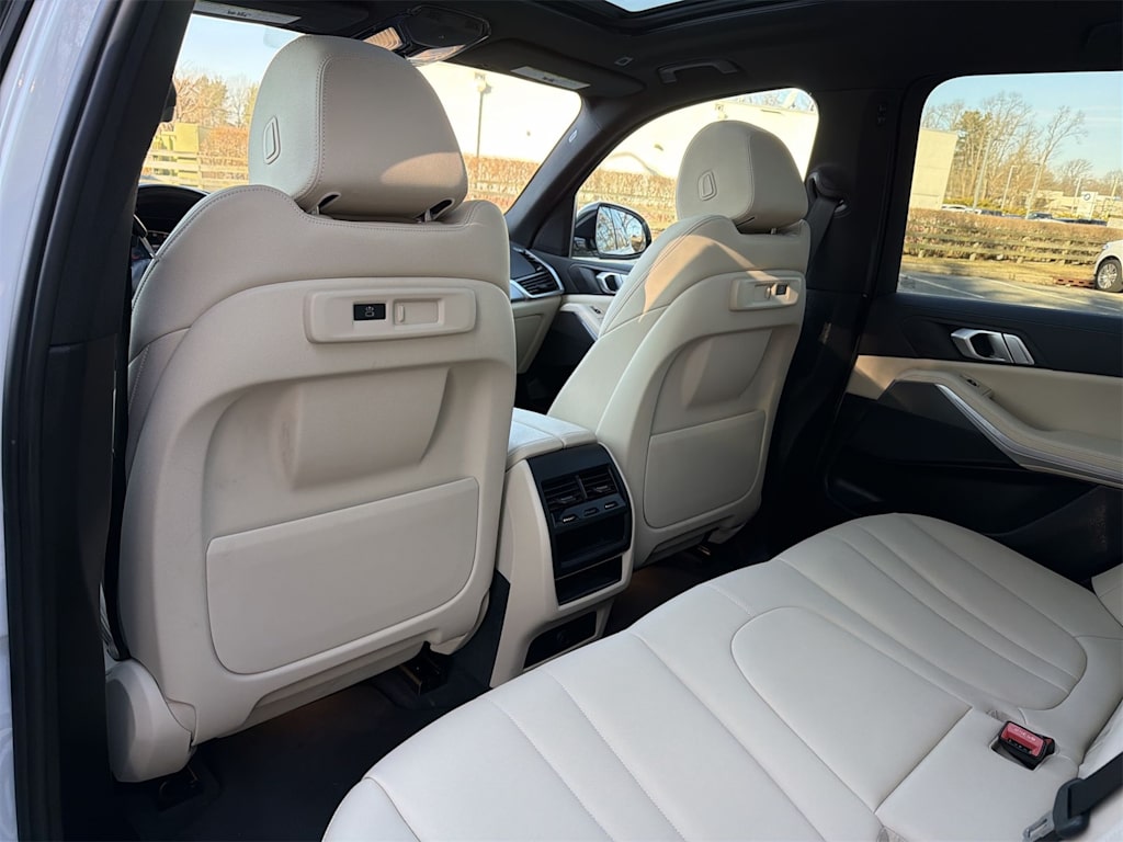 Thumbnail: 2022 BMW X5 - 13