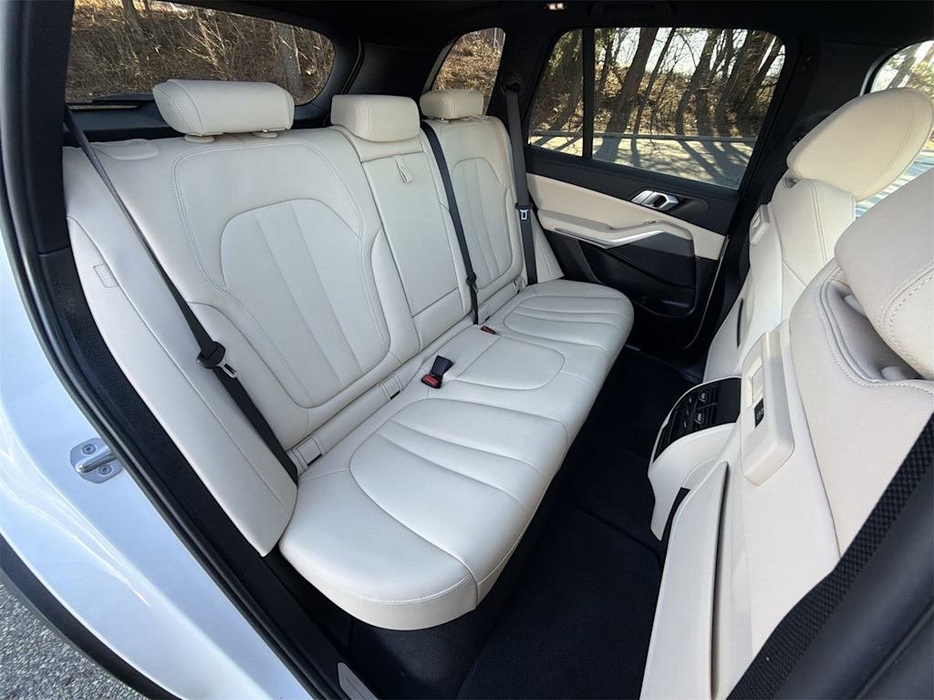 Thumbnail: 2022 BMW X5 - 12