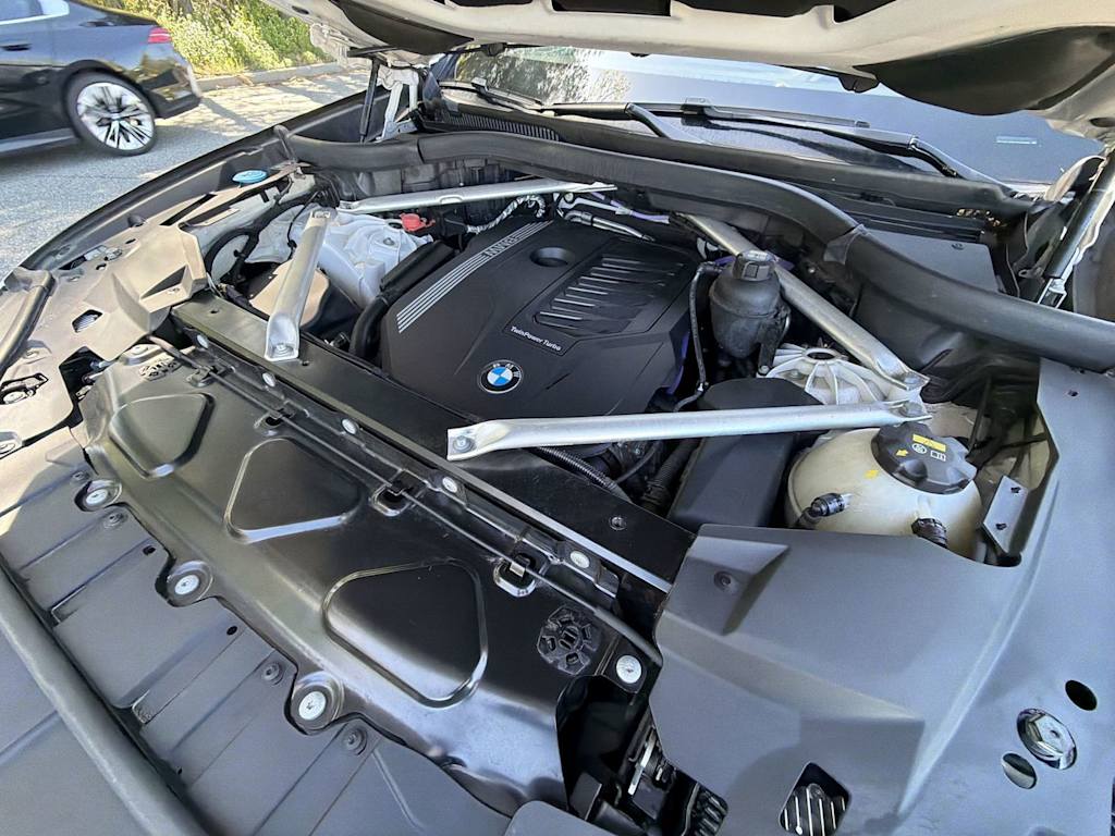 Thumbnail: 2022 BMW X5 - 8