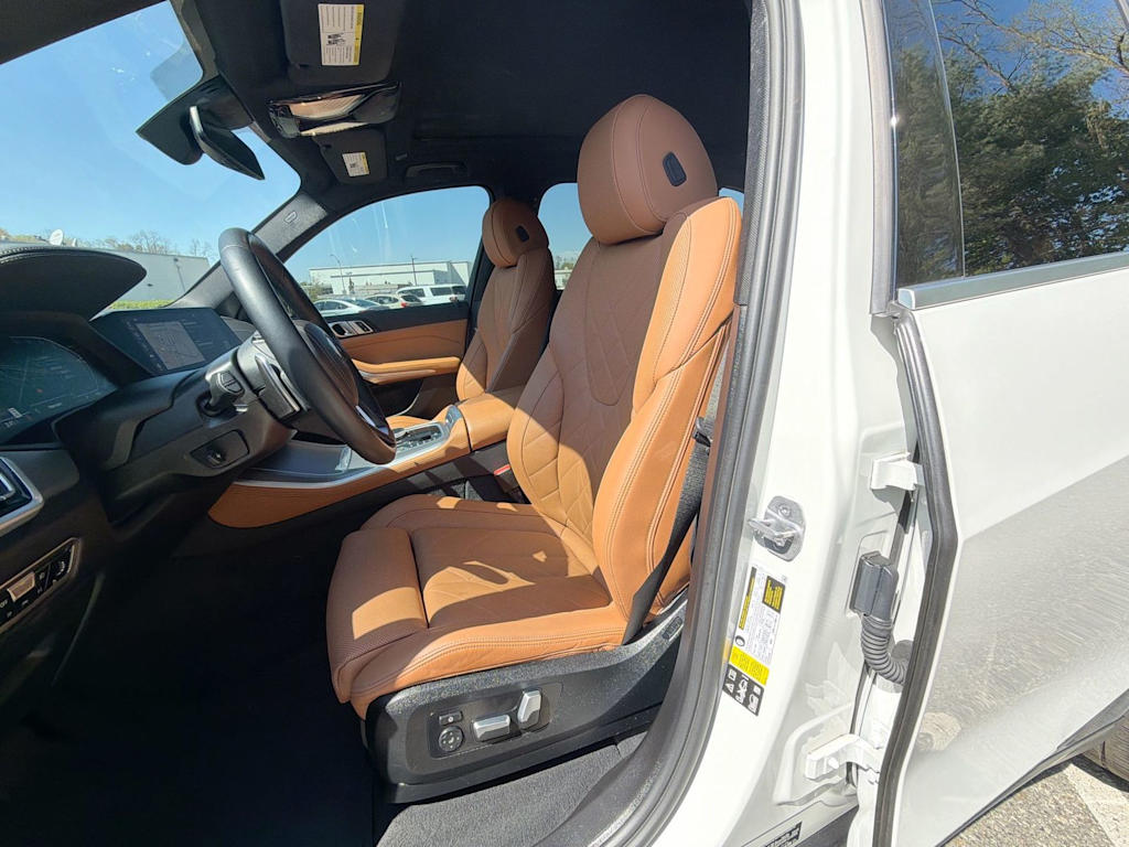 Thumbnail: 2023 BMW X5 - 11