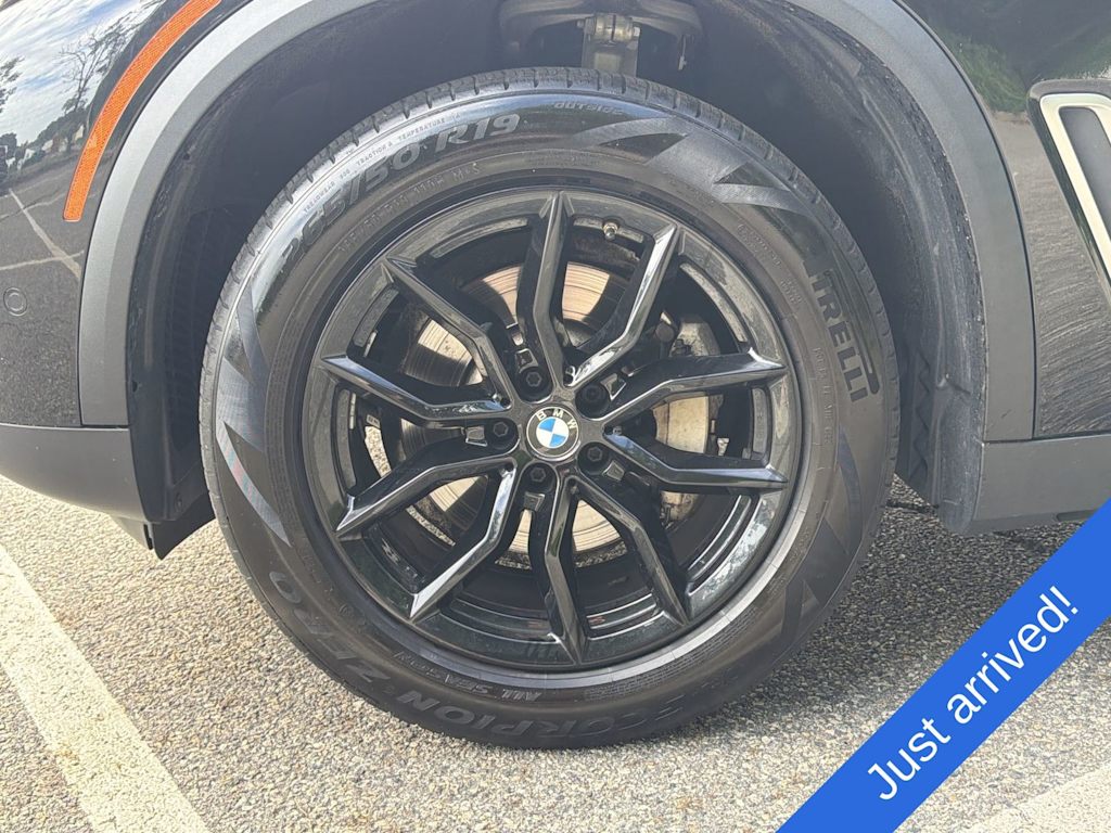 Thumbnail: 2021 BMW X5 - 8