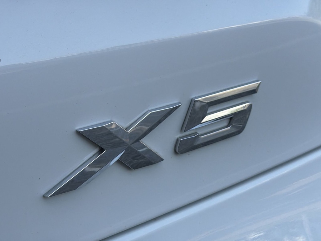 Thumbnail: 2021 BMW X5 - 7