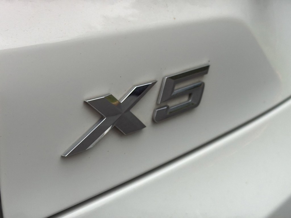 Thumbnail: 2021 BMW X5 - 7
