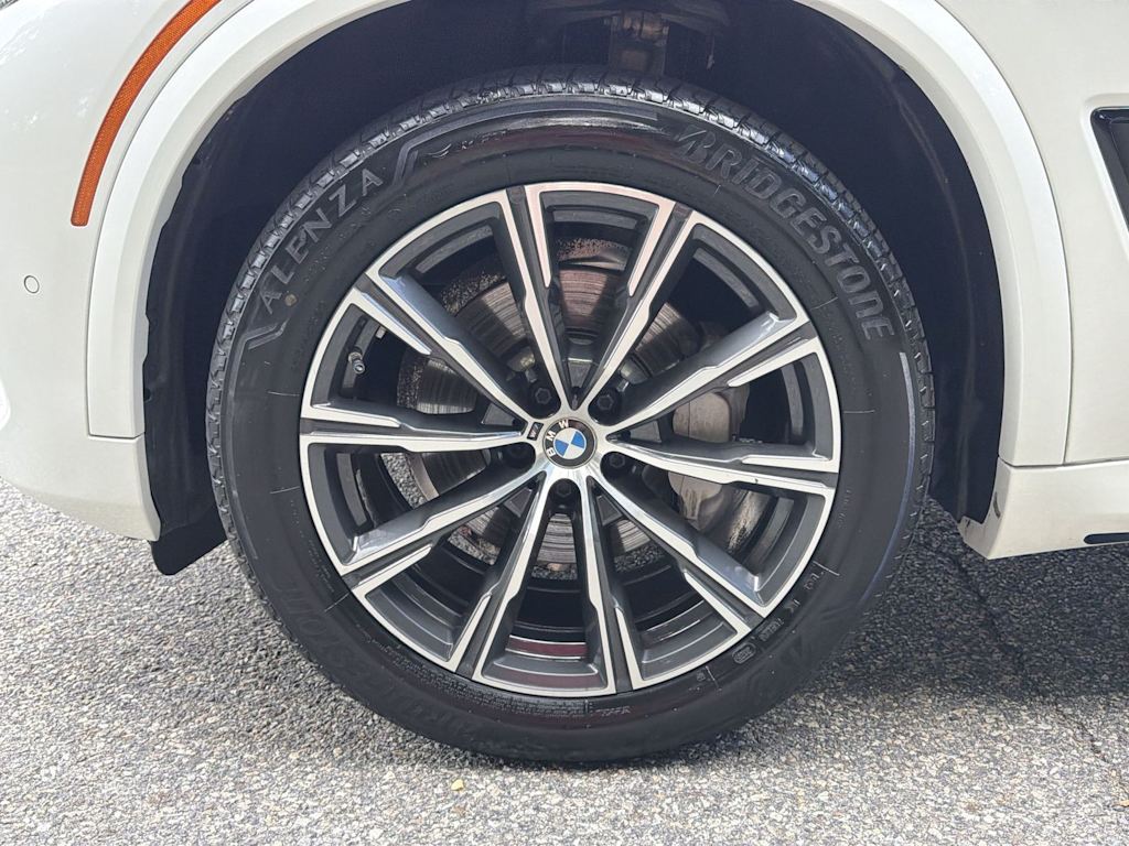 Thumbnail: 2021 BMW X5 - 8