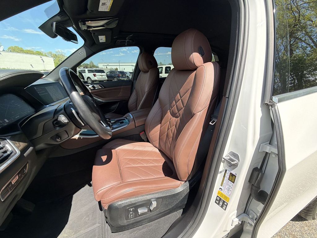 Thumbnail: 2023 BMW X5 - 11