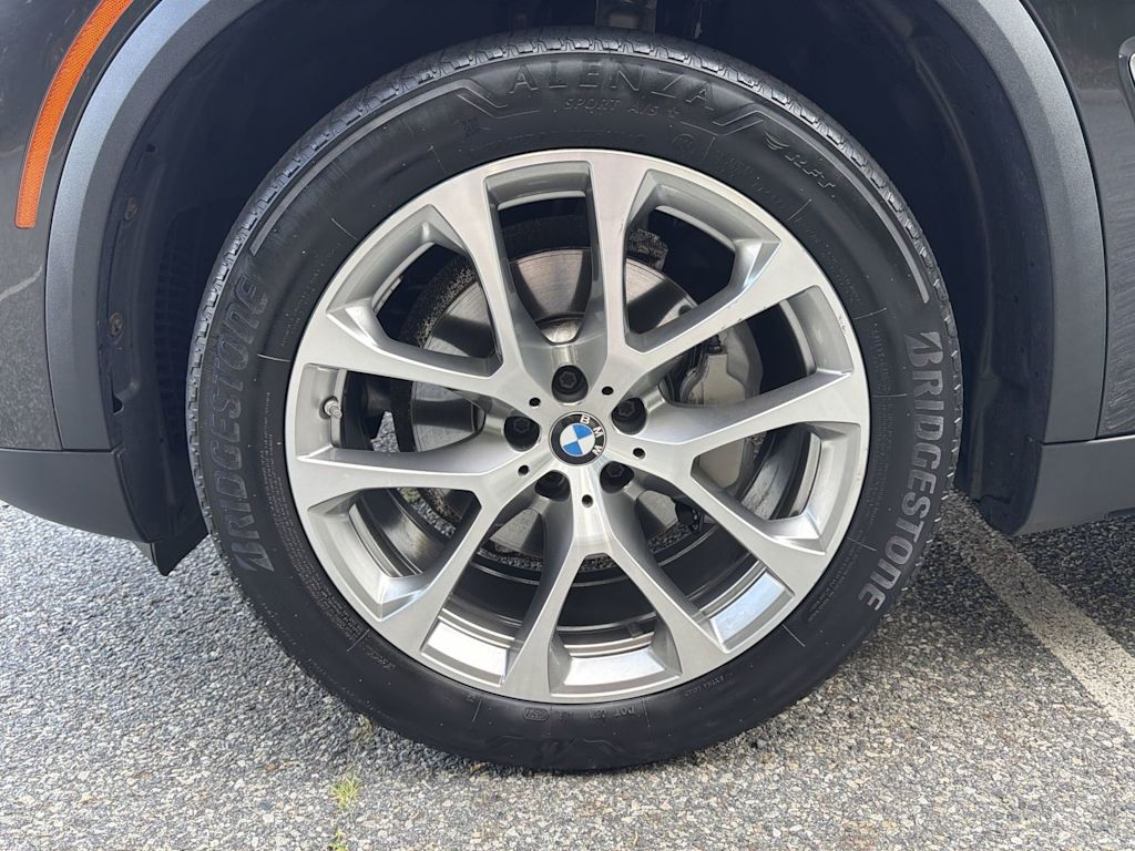Thumbnail: 2021 BMW X5 - 8