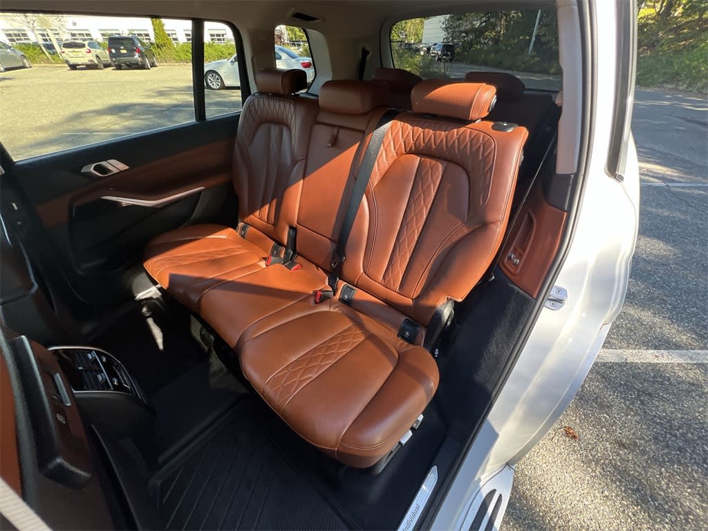 Thumbnail: 2021 BMW X7 - 28