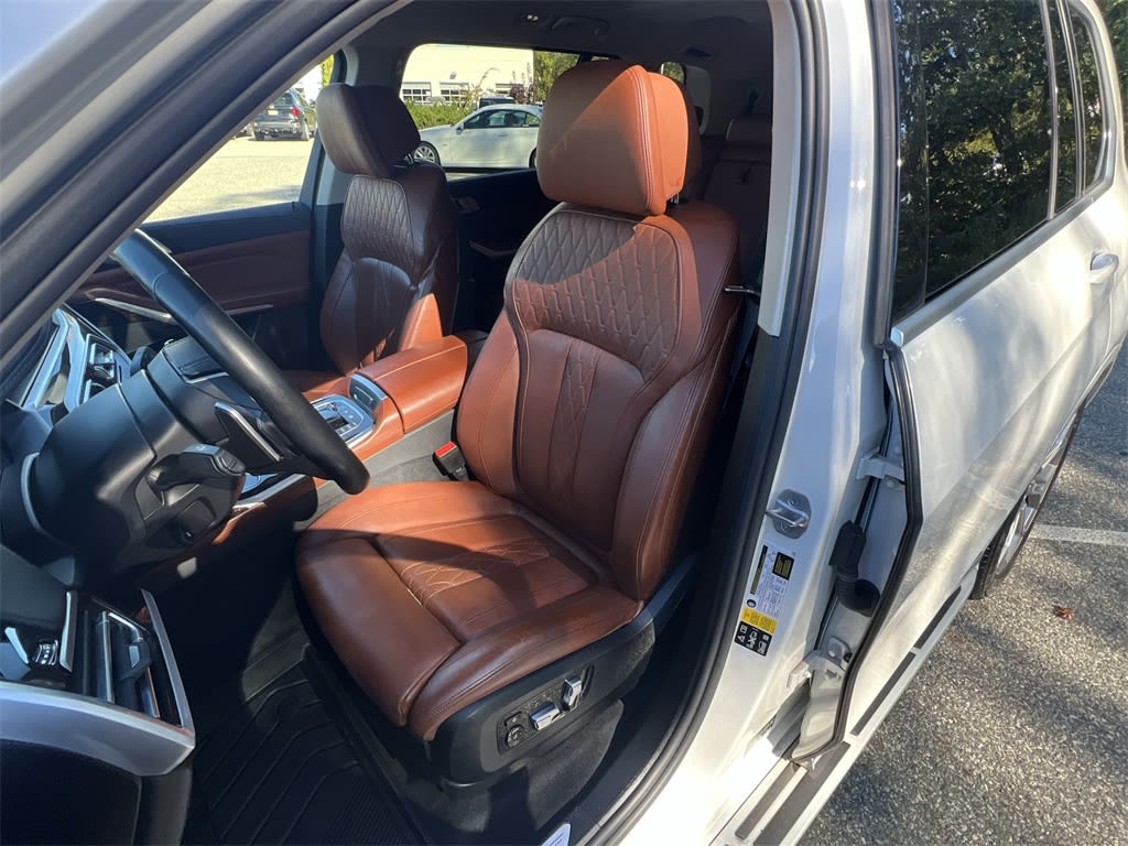 Thumbnail: 2021 BMW X7 - 11