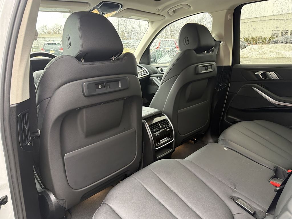 Thumbnail: 2021 BMW X7 - 13