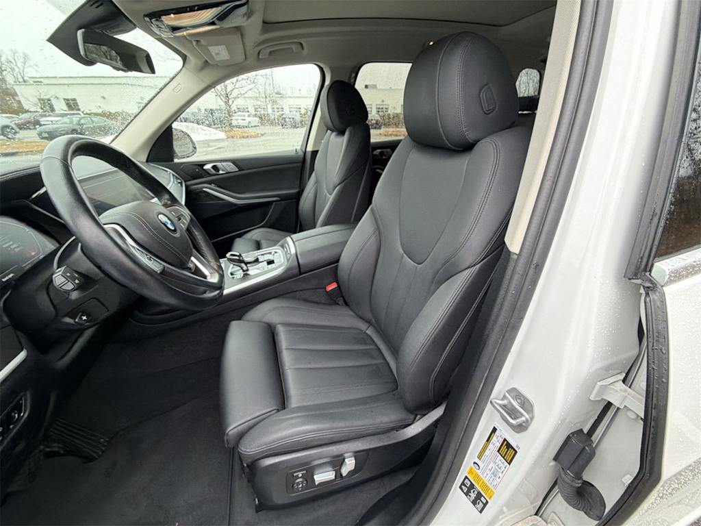 Thumbnail: 2021 BMW X7 - 12