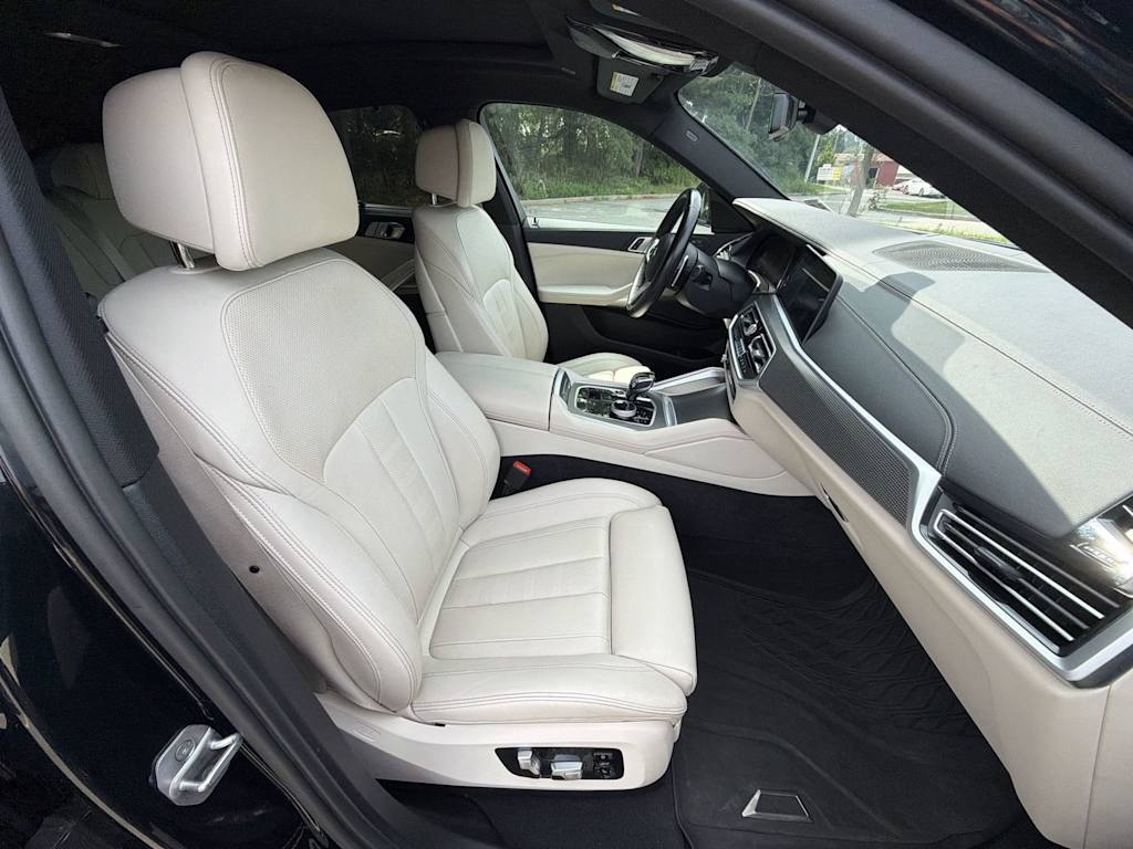 Thumbnail: 2022 BMW X6 - 12